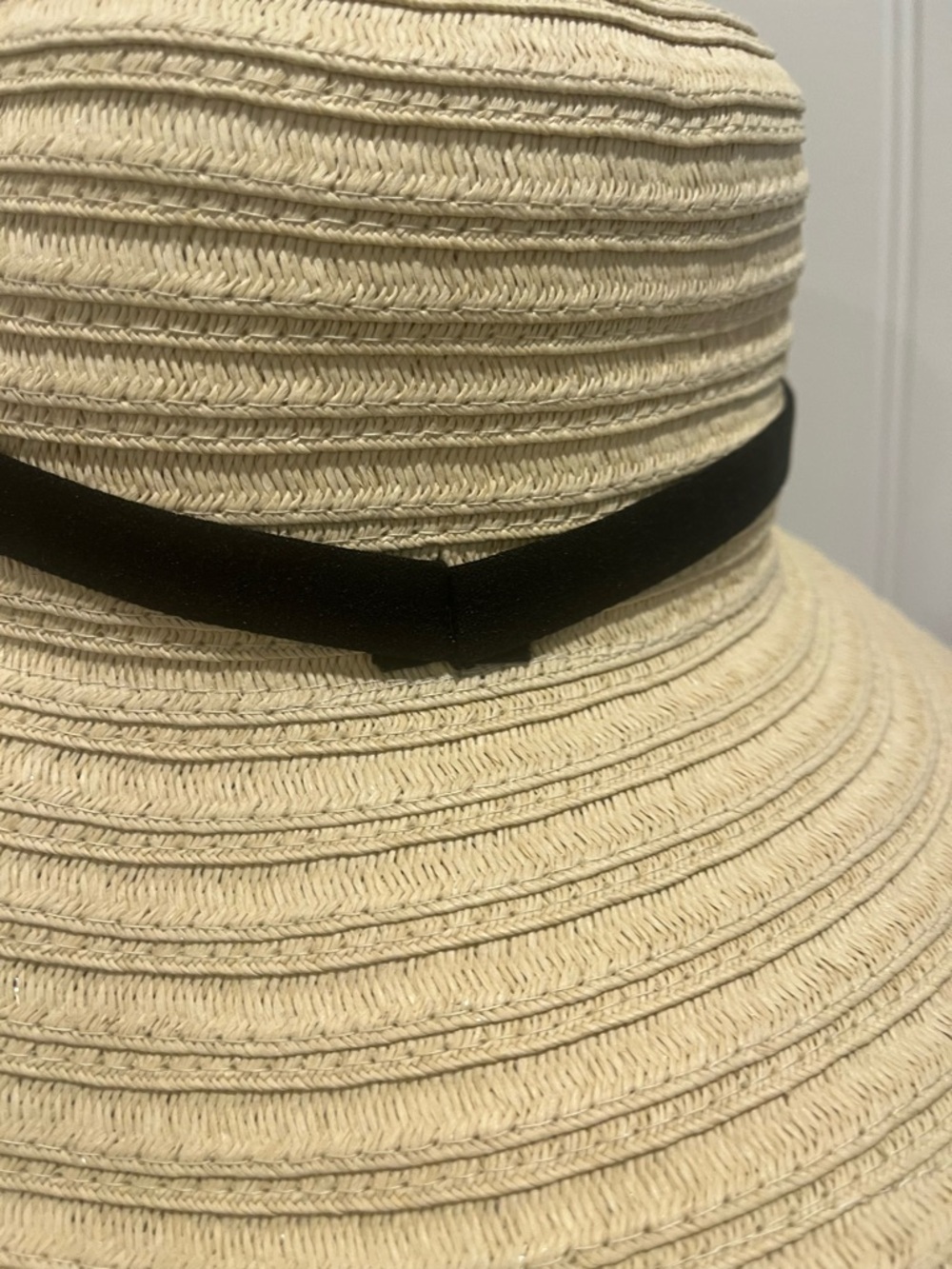 Shade & Shore Cream Straw Sun Hat with Black Band - Picture 4 of 7